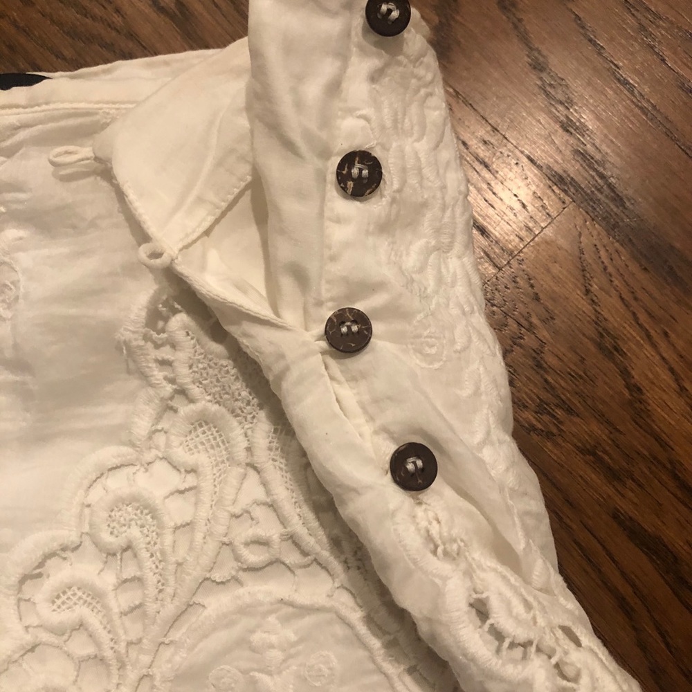 Lace Short - Picture 2 of 3